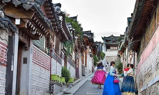 Gangnam Coex Apgujeong Rodeo Garosu-gil Gangnam Plastic Surgery Clinic Itaewon 30 Minutes Séoul